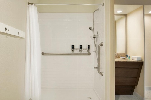 Four Points by Sheraton Raleigh North image 4