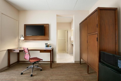 Four Points by Sheraton Raleigh North image 5